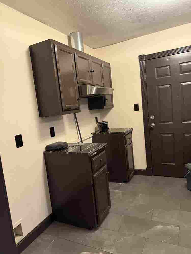 4 bedroom house 2 bathroom