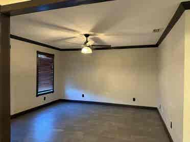 4 bedroom house 2 bathroom