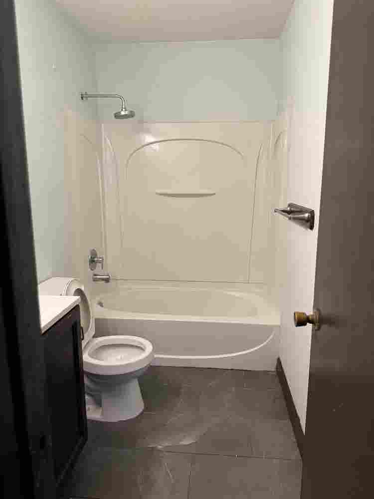 4 bedroom house 2 bathroom