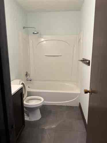 4 bedroom house 2 bathroom