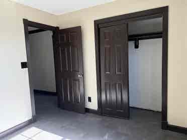 4 bedroom house 2 bathroom