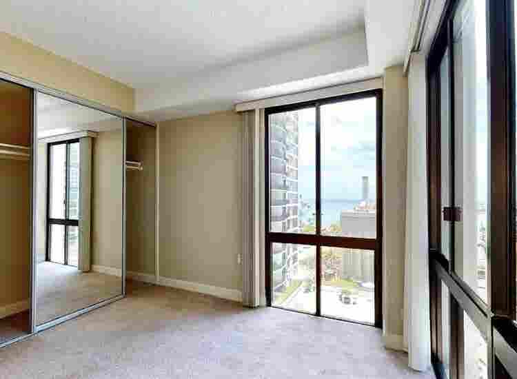 Stylish  Bath Condo
