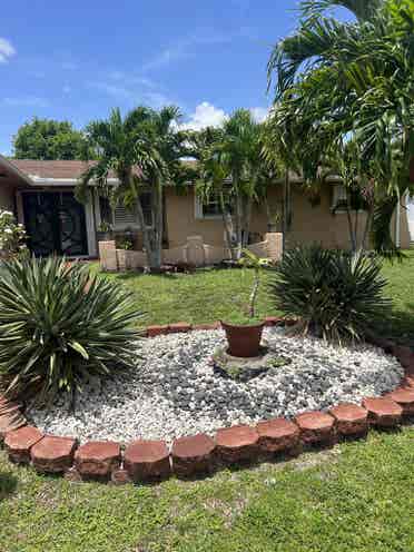 SUBLETT  ROOM RENTAL