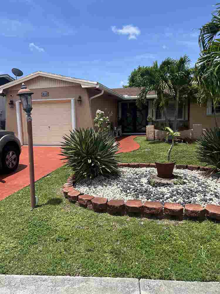 SUBLETT  ROOM RENTAL