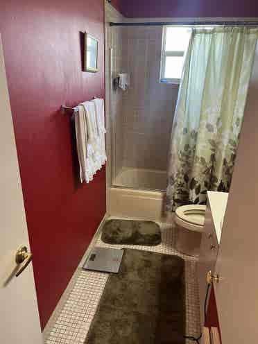 SUBLETT  ROOM RENTAL