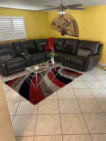 SUBLETT  ROOM RENTAL