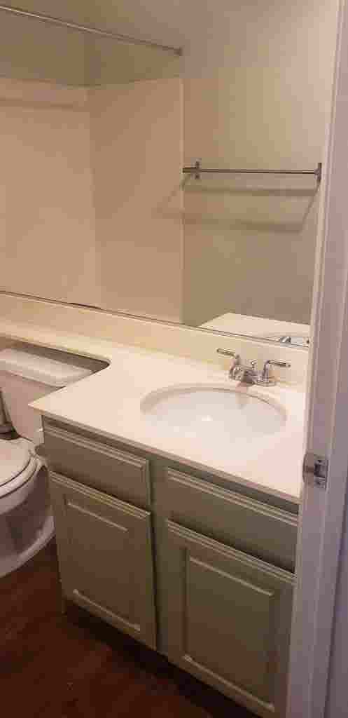 Looking for a roommate in PB