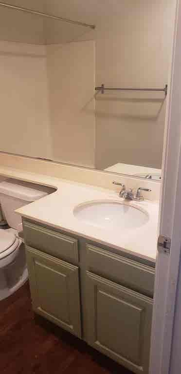 Looking for a roommate in PB