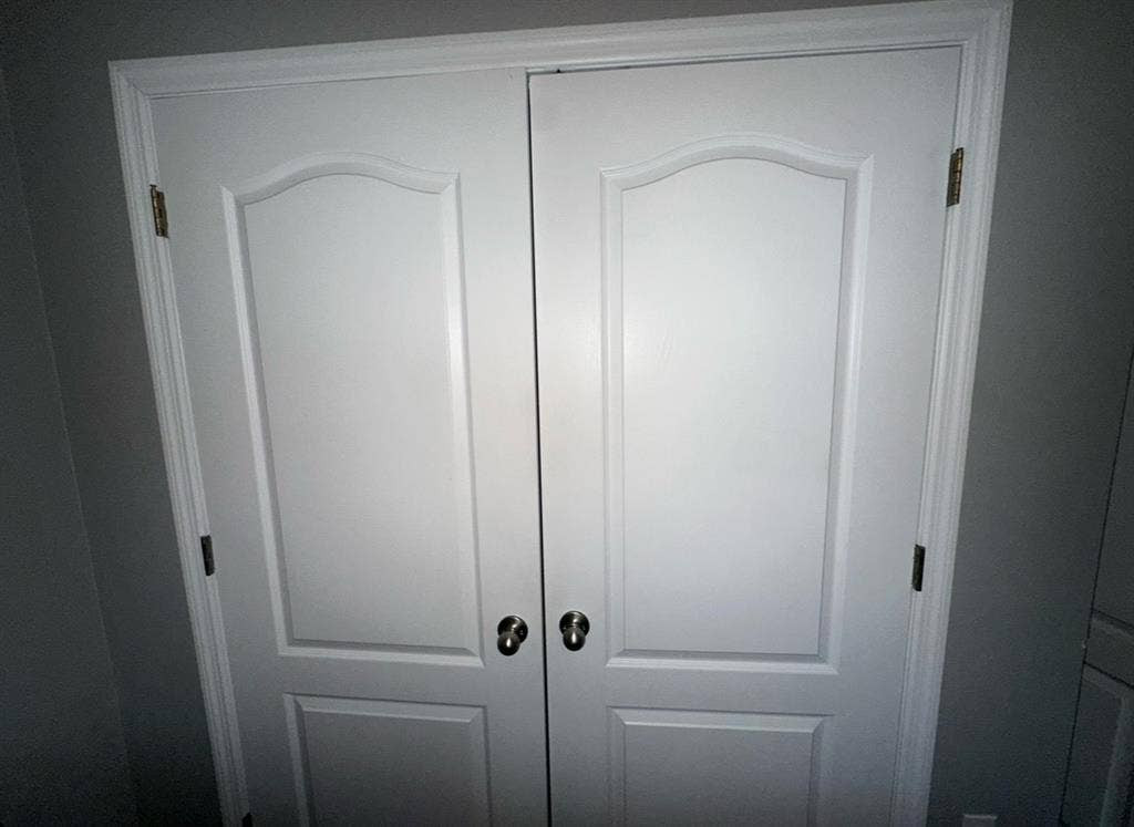 Looking for TWO roommates