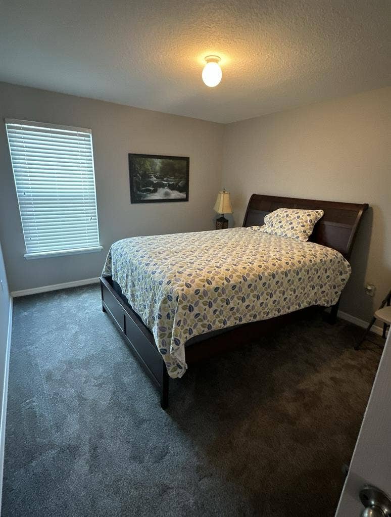 Looking for TWO roommates
