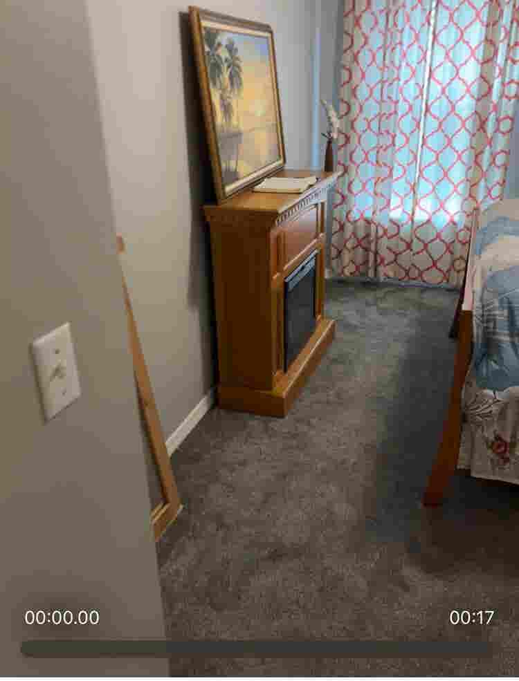 Looking for TWO roommates