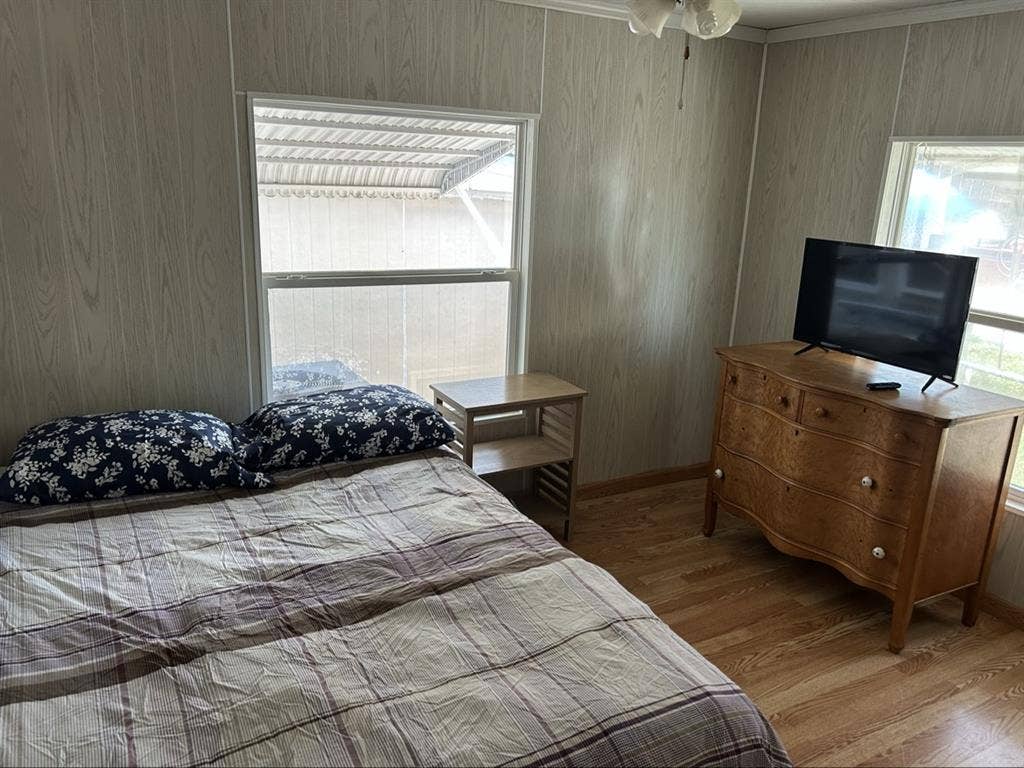 Furnished rooms