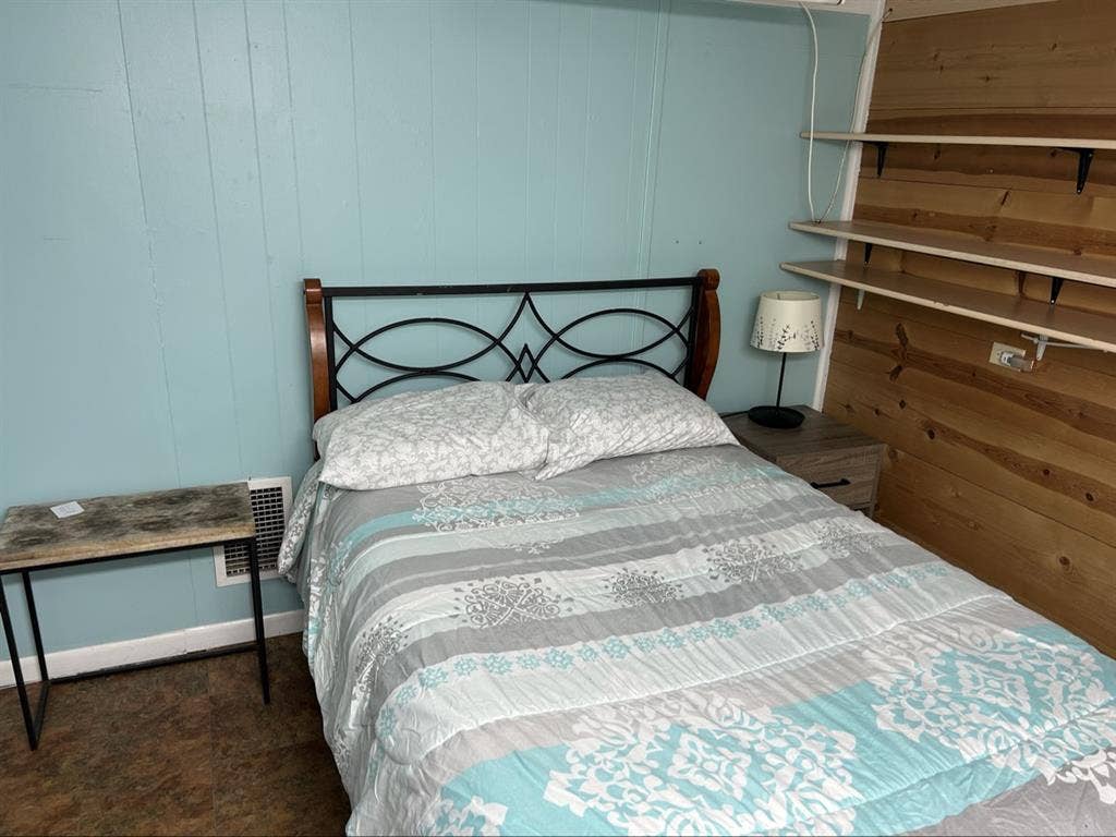 Furnished rooms
