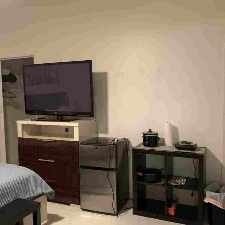 Master bedroom suite own 
entrance