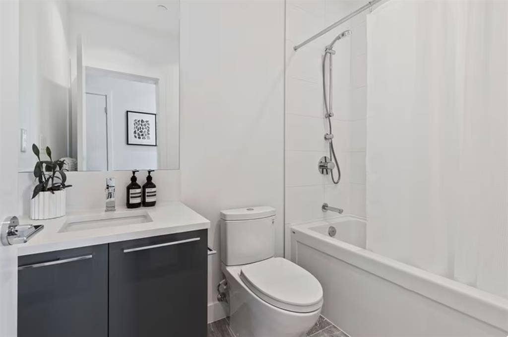 Looking for Roomate to share lease