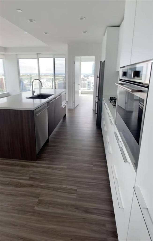 Looking for Roomate to share lease