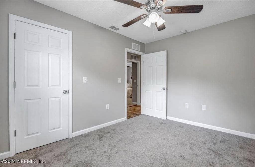 North Jax Room for Rent!