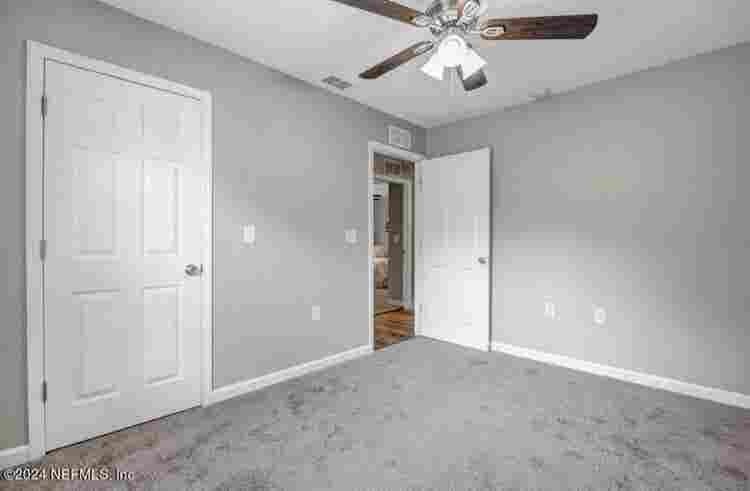 North Jax Room for Rent!