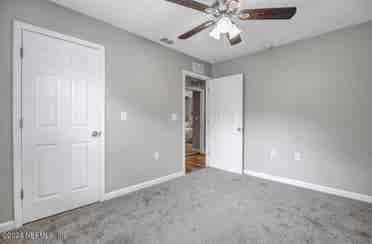 North Jax Room for Rent!