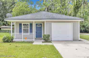 North Jax Room for Rent!