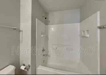 Downstairs Master Room, Pvt Bath