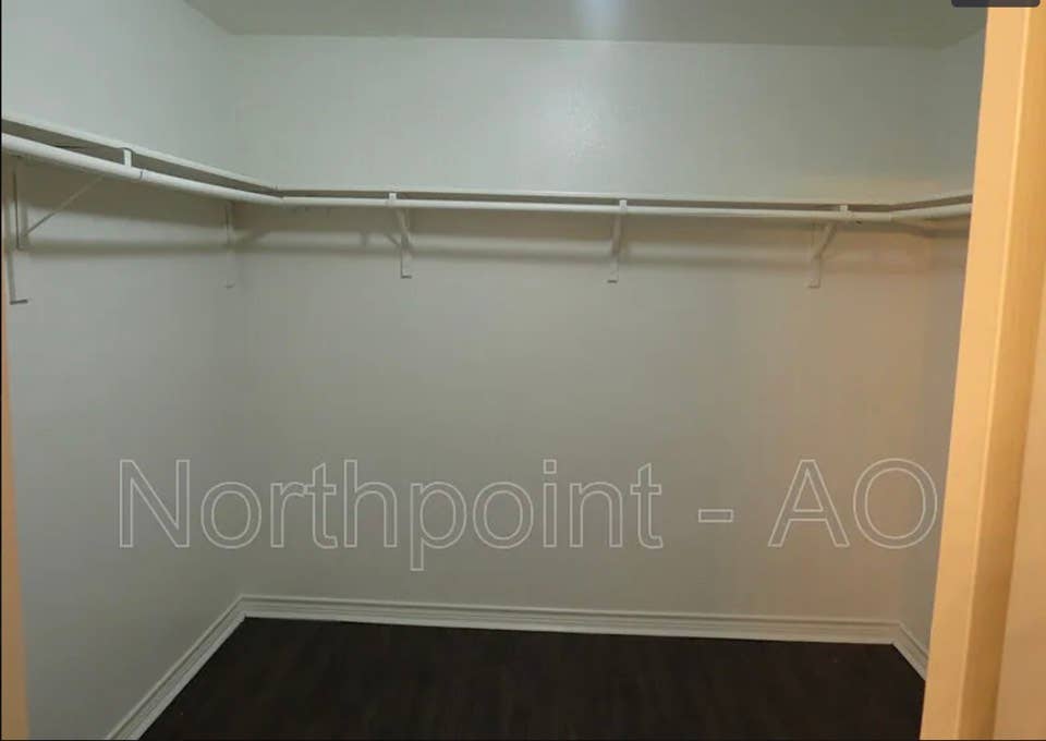 Downstairs Master Room, Pvt Bath