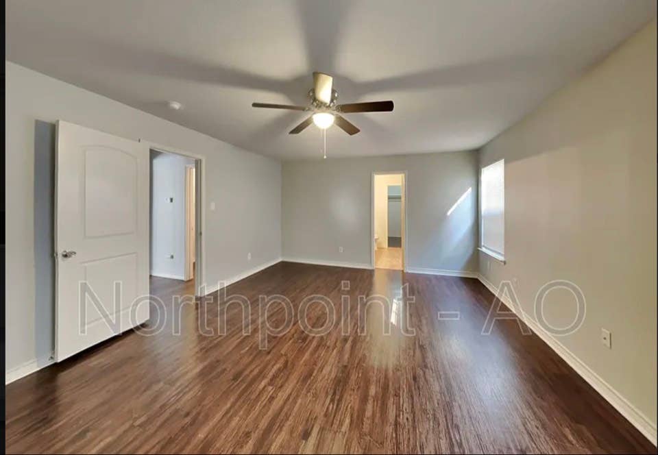 Downstairs Master Room, Pvt Bath