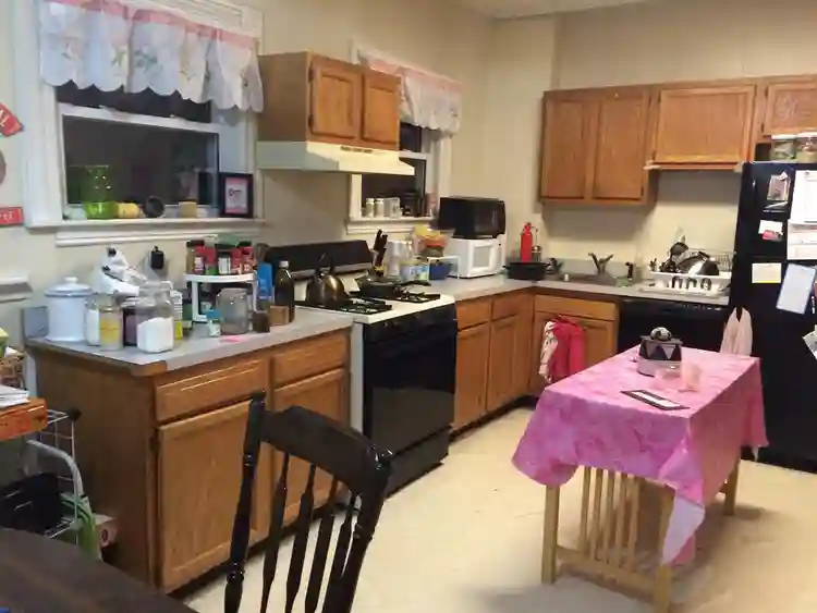 Female Seeking 2 Female Roommates