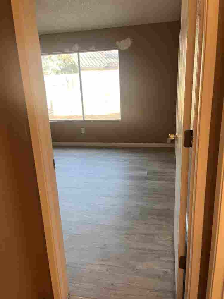 Room for rent. Dm