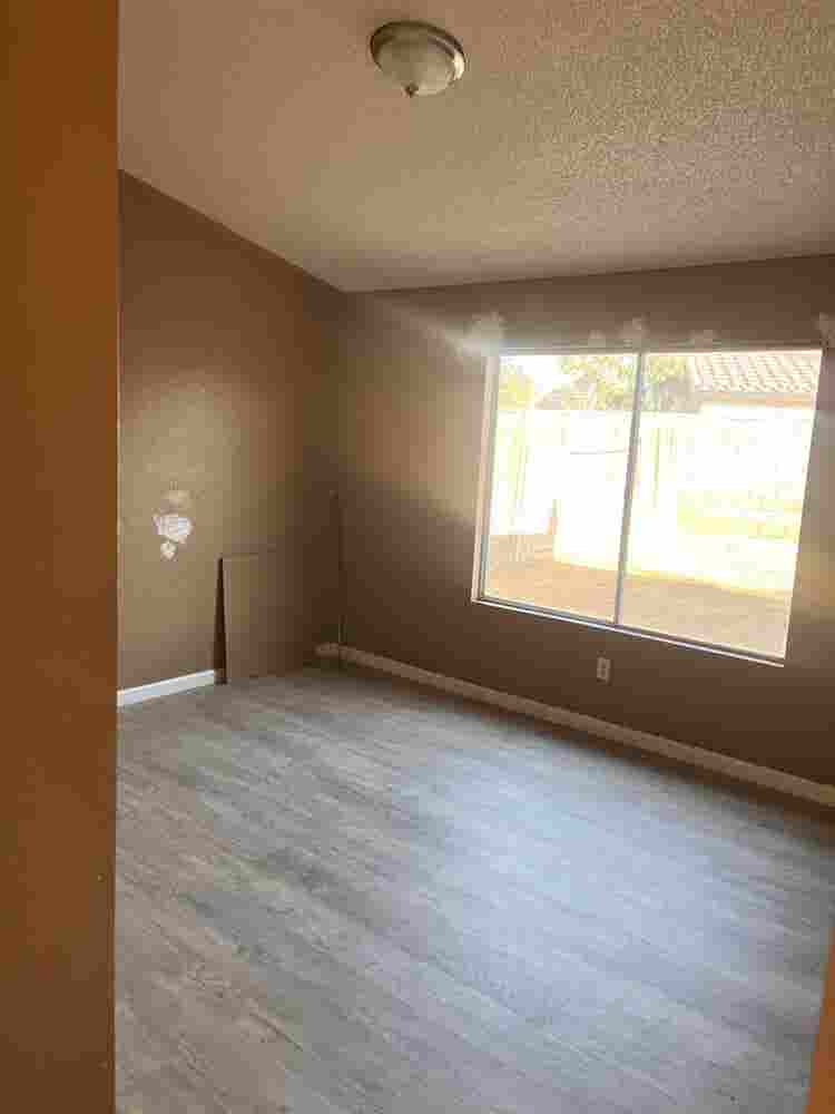 Room for rent. Dm