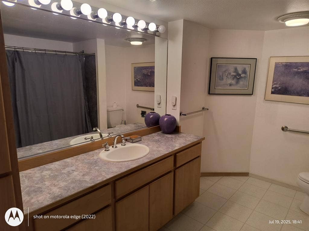 Classy & affordable. Near JBLM.