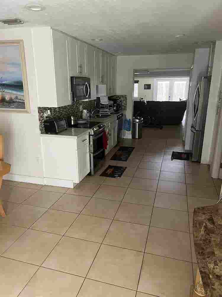 SUBLET AVAILABLE - PRIVATE BEDROOM