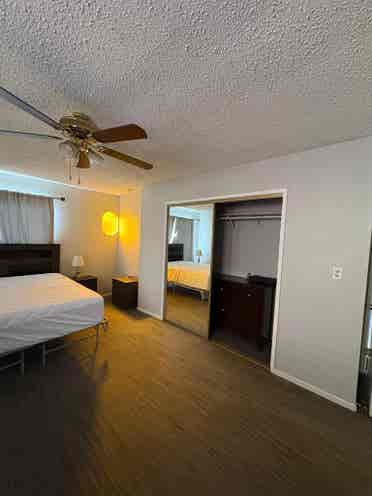 Room nearby USC, Downtown, and