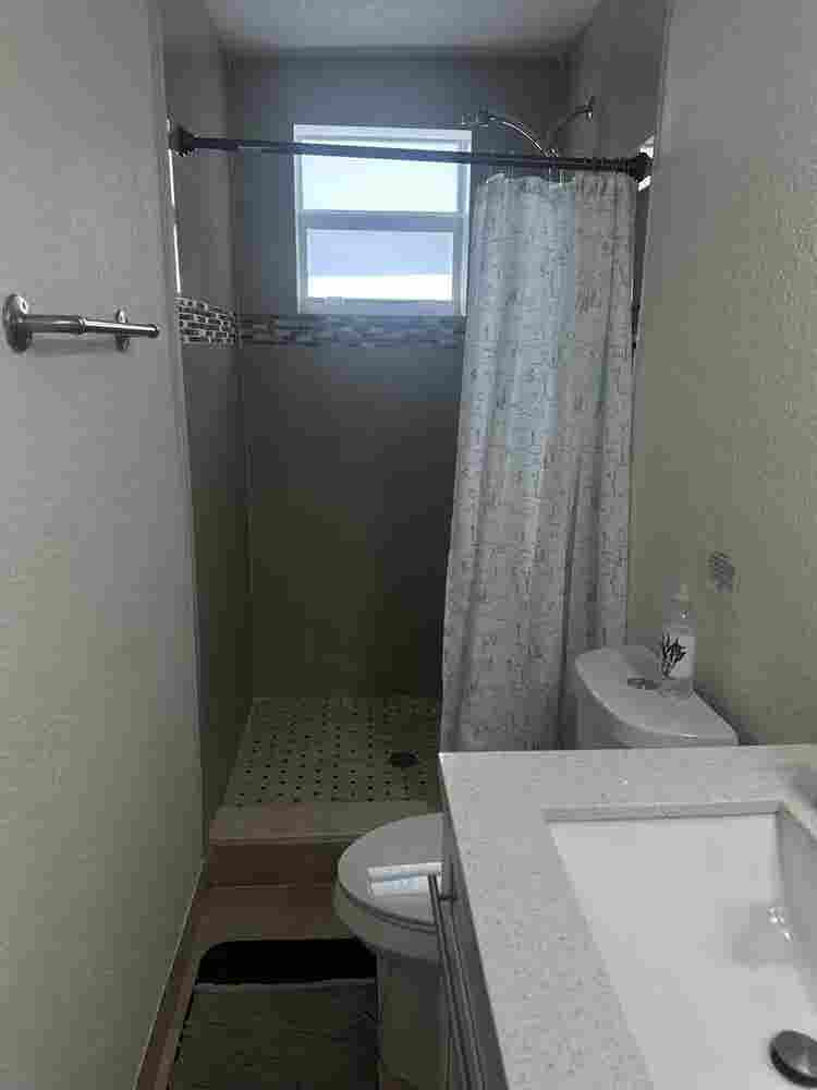 SUBLETT PRIVATE ENTRANCE