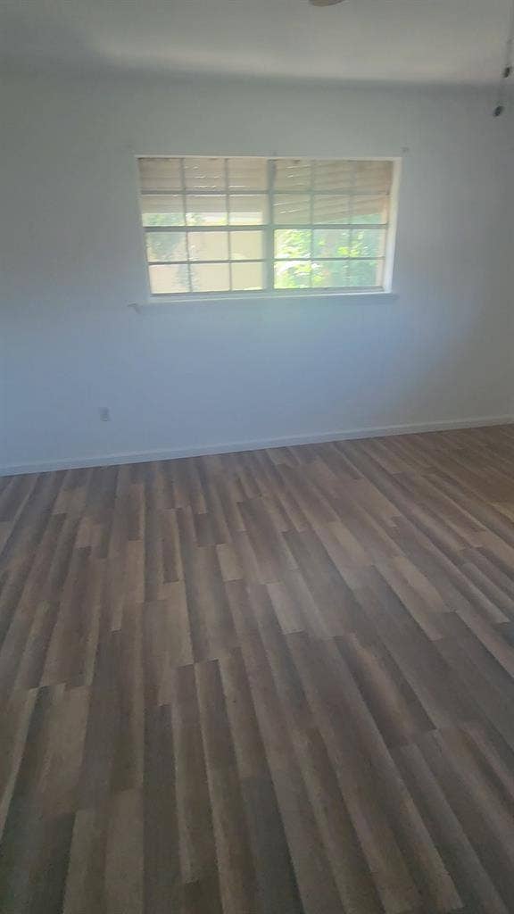 Huge Room and Private Bathroom