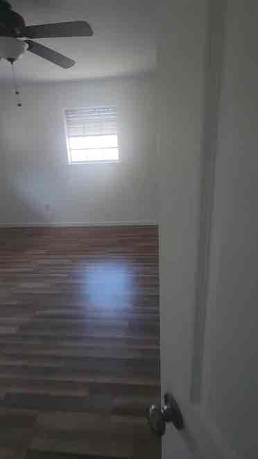 Huge Room and Private Bathroom