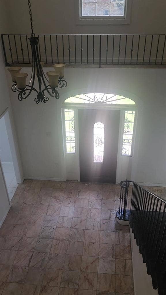 Huge Room and Private Bathroom