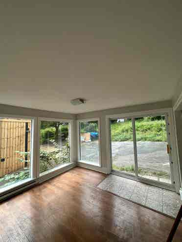 2 Private Room Available