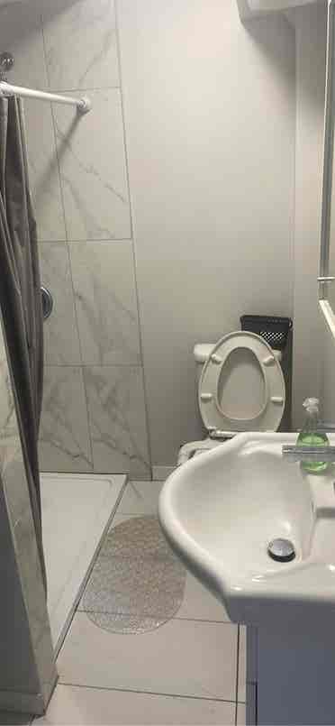 2 Private Room Available