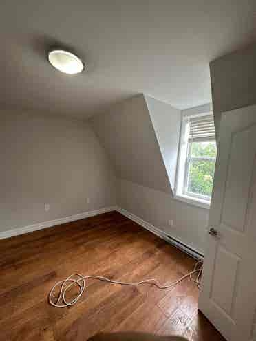 2 Private Room Available