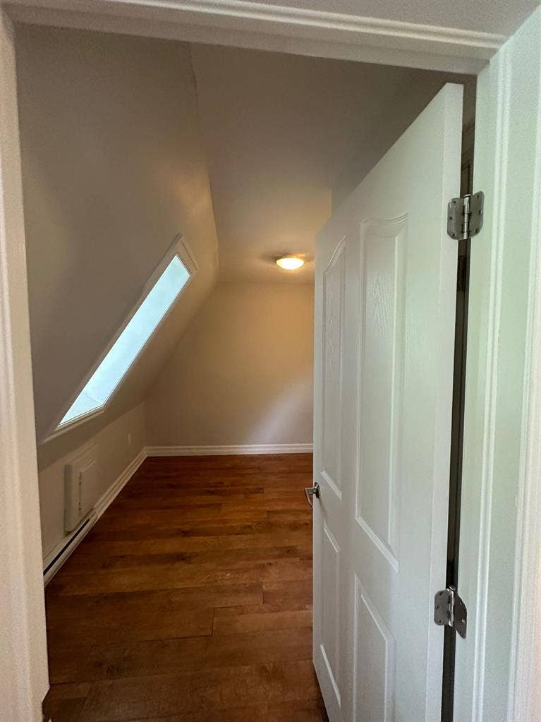 2 Private Room Available