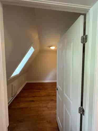 2 Private Room Available