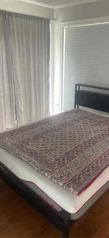 2 Private Room Available
