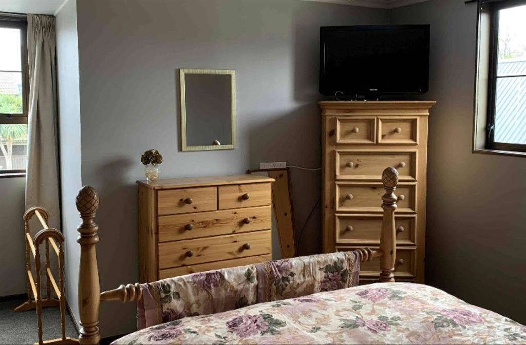 2 Double rooms in Large home