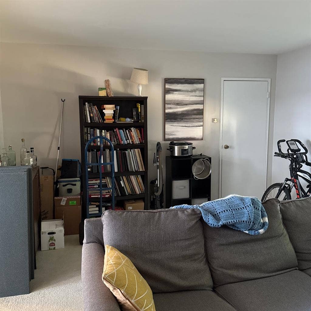 Furnished apt in Morris Plain