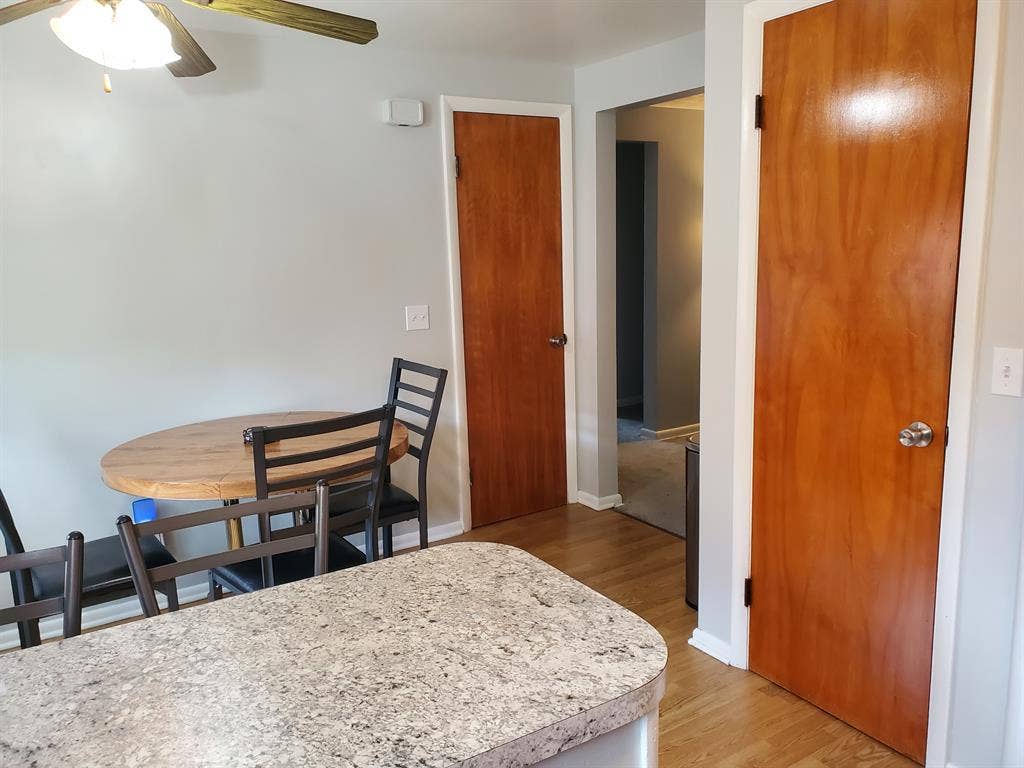 Seeking Roommate in Deerhurst Area