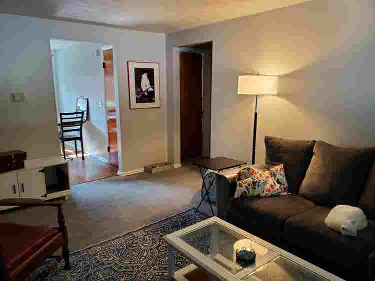 Seeking Roommate in Deerhurst Area