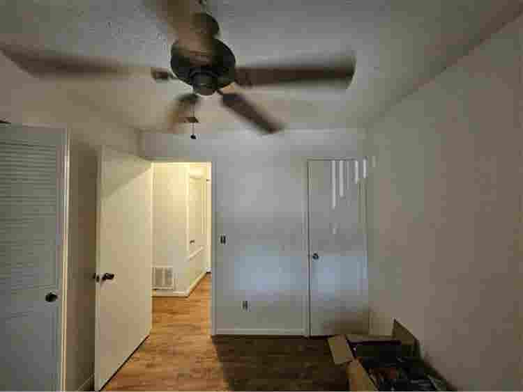TWO ROOMS FOR RENT BY OWNER