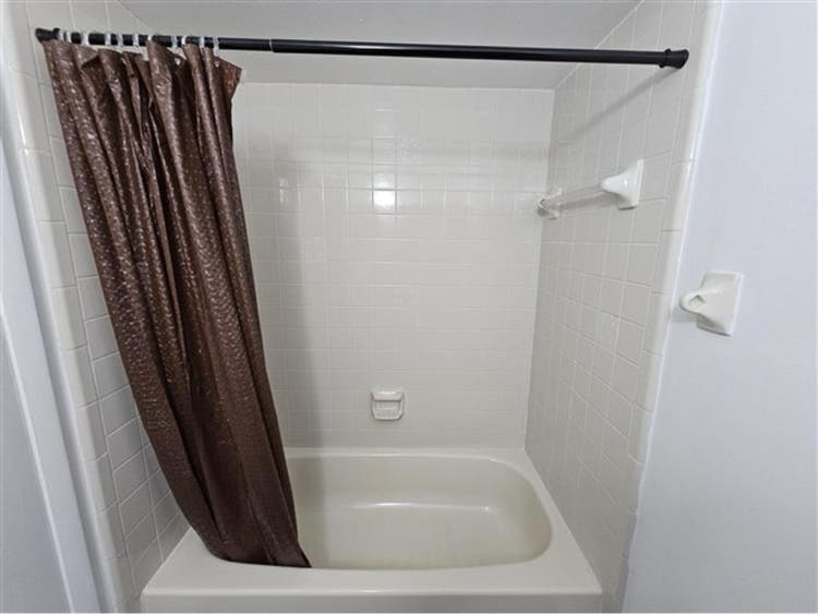 TWO ROOMS FOR RENT BY OWNER
