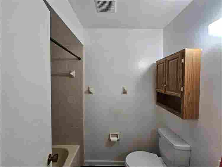 TWO ROOMS FOR RENT BY OWNER